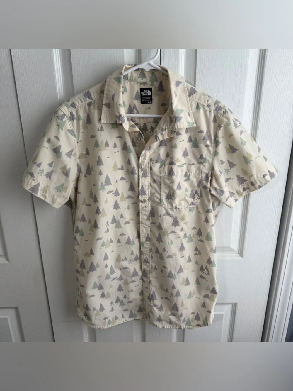 The North‎ Face Pursuit multicolor tree button up size medium